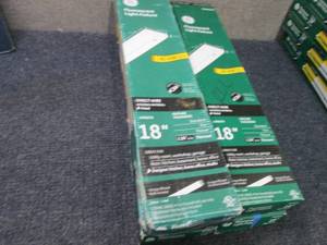 lot 342 image: 5 GE 18 inch Fluorescent Lights...