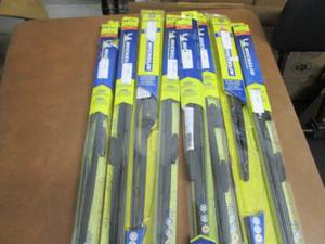 lot 397 image: Lot of 8 Assorted Guardian Wiper Bl...