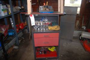 Tool box plus contents (see photos ...