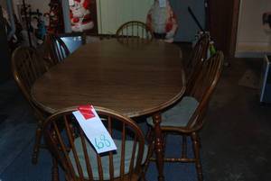 Dining room table with 1 leaf in 71...
