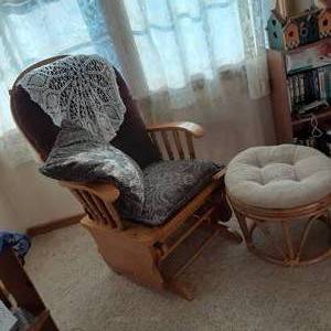 Wood framed Glider Rocker with Thic...