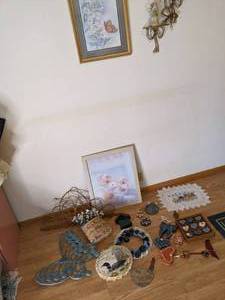 Floral themed Decor including wall ...