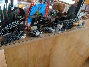 More Loon decor napkin holders, sa...