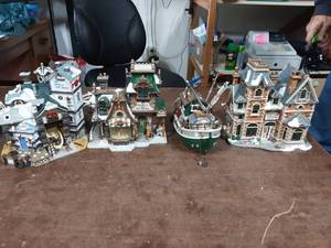 4-Lemax Porcelain House With Damage