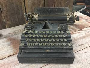 lot 75 image: Antique Royal Typewriter