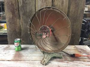 lot 77 image: Antique Hotpoint Electric Heater