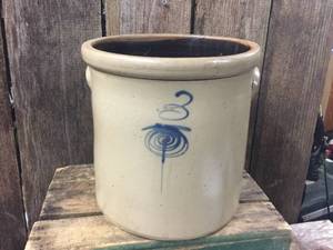 lot 86 image: Stunning Antique RedwingMN Stoneware 3 Gallon Target - Bee Sting Crock