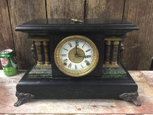 lot 92 image: Antique Mantel Clock