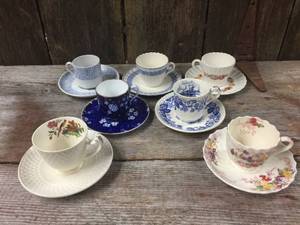 lot 97 image: 7 Vintage Spode Copeland England Demitasse Cups & Saucers