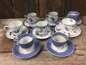 lot 98 image: 8 Vintage Spode Copeland England Demitasse Cups & Saucers