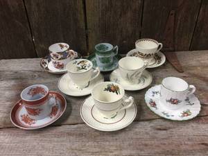 lot 104 image: 8 Vintage Spode Copeland England Demitasse Cups & Saucers