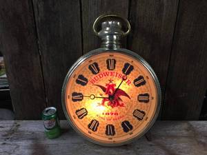lot 108 image: Vintage Budweiser Grandfather Watch Lightup Clock