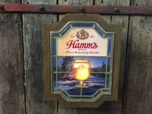 lot 110 image: Vintage Hamms Beer Light
