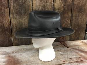 lot 123 image: X-Large Minnetonka Mens Leather Hat