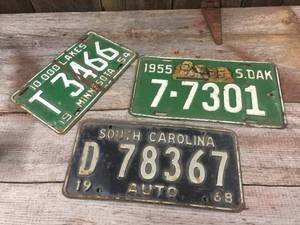 lot 17 image: Vintage Liscense Plates