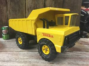 lot 41 image: Vintage Large Tonka Yellow Dump Truck