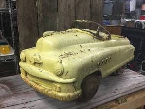 lot 43 image: Vintage 1950s Buick Torpedo Pedal Car