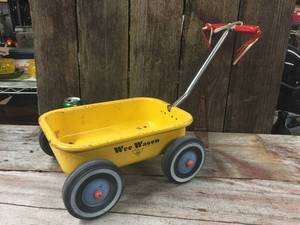 lot 44 image: Vintage AMF Wee Wagon