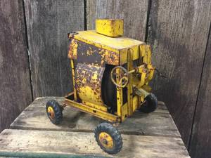 lot 46 image: Vintage Doepke Pressed Steel Toy Cement Mixer