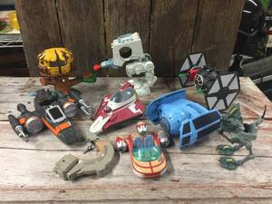 lot 49 image: Star Wars Themed Toys