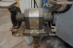 Craftsman Industrial Dual Wheel Pedestal Grinder With Light