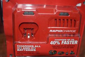 Milwaukee M18 and M12 rapid charger