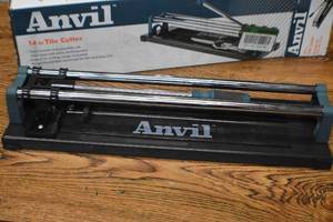 Anvil tile cutter