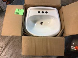 Glacier Bay Petite Aragon 8-38 in. Pedestal Sink Basin in White Customer Returns See pictures
