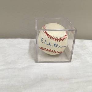 lot 996 image: Signed Eddie Murray Baseball