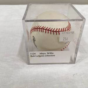 lot 998 image: Signed Willie Mays Baseball
