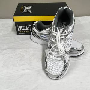 lot 1011 image: Everlast sneaker