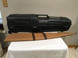 lot 1024 image: Canvas Gun Case & Traveling Golf Case