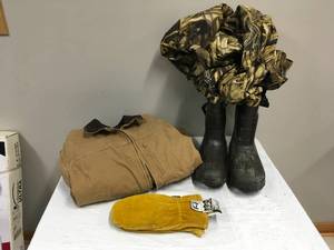 lot 1028 image: Wader, Jacket and Mittens