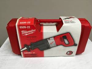 lot 1045 image: Milwaukee Sawzall Kit