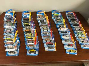 lot 1047 image: Hot Wheels Lot 2
