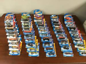lot 1048 image: Hot Wheels Lot 3