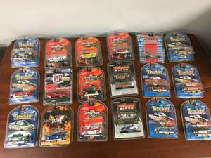 lot 1060 image: Lot of 18 Misc CollectorToy Trucks & Cars