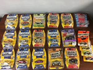 lot 1062 image: Lot of 20 Misc CollectorToy Cars & Trucks