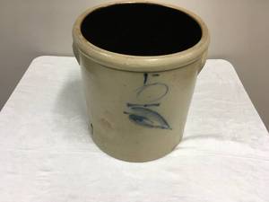 lot 905 image: Vintage Red Wing 5 gal. Crock Pot