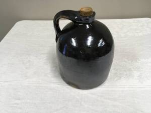 lot 912 image: Vintage Whiskey Jug