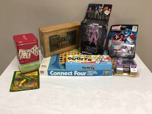 lot 954 image: Toy & Board game lot