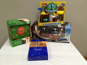 lot 956 image: Toy lot