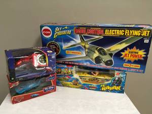 lot 960 image: Radio Controlled Bundle