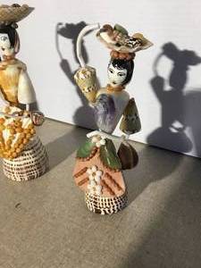 2 sea shell girls