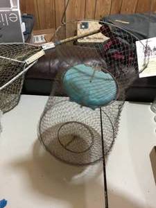 Mesh Metal Fishing cage Plastic lid Old
