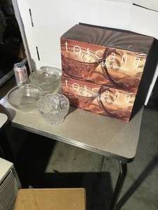 9 Toscany bowls (8 new in box) and 2 glass bowls