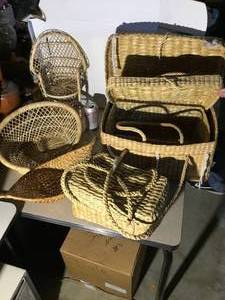 3 wicker baskets and 2 other wicker items