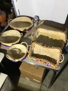 6 wicker warming holders 3 round and 3 rectangle