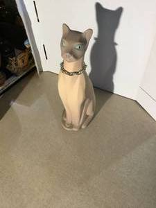 Ceramic cat