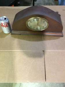 Vintage wooden clock Revere electric clock Model R-951 works